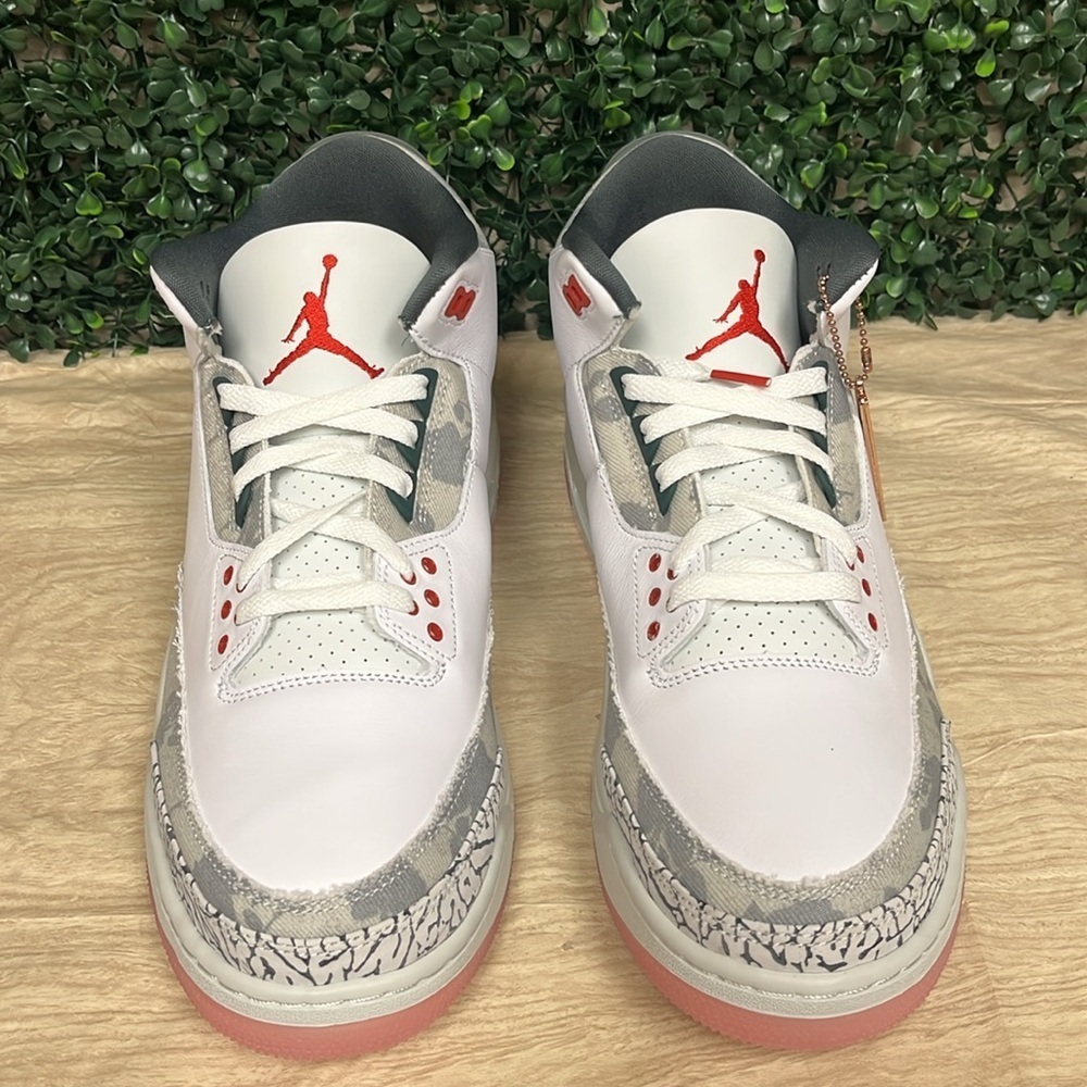 Air Jordan 3 Retro Wings Sneaker White - 12.5 - Picture 2 of 8